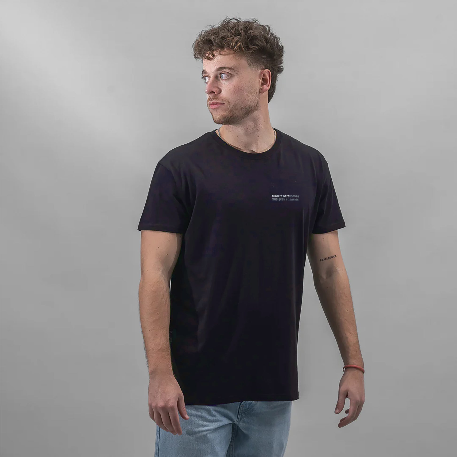 Camiseta Solidarity is Timeless
